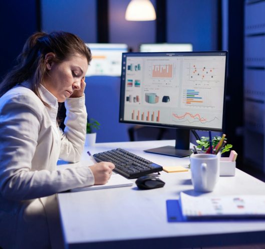 woman-working-table